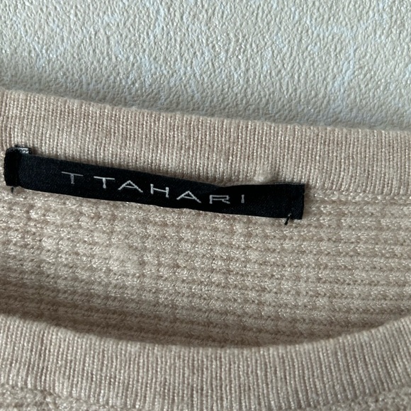 T Tahari | Light Beige Women's Sweater | Size Medium - Picture 2 of 6